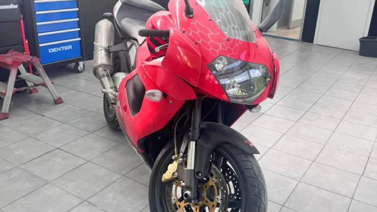 Aprilia RSV 1000 (2002)  (5)