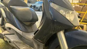 Piaggio Beverly 400 i.e. (2006 - 10)  (3)