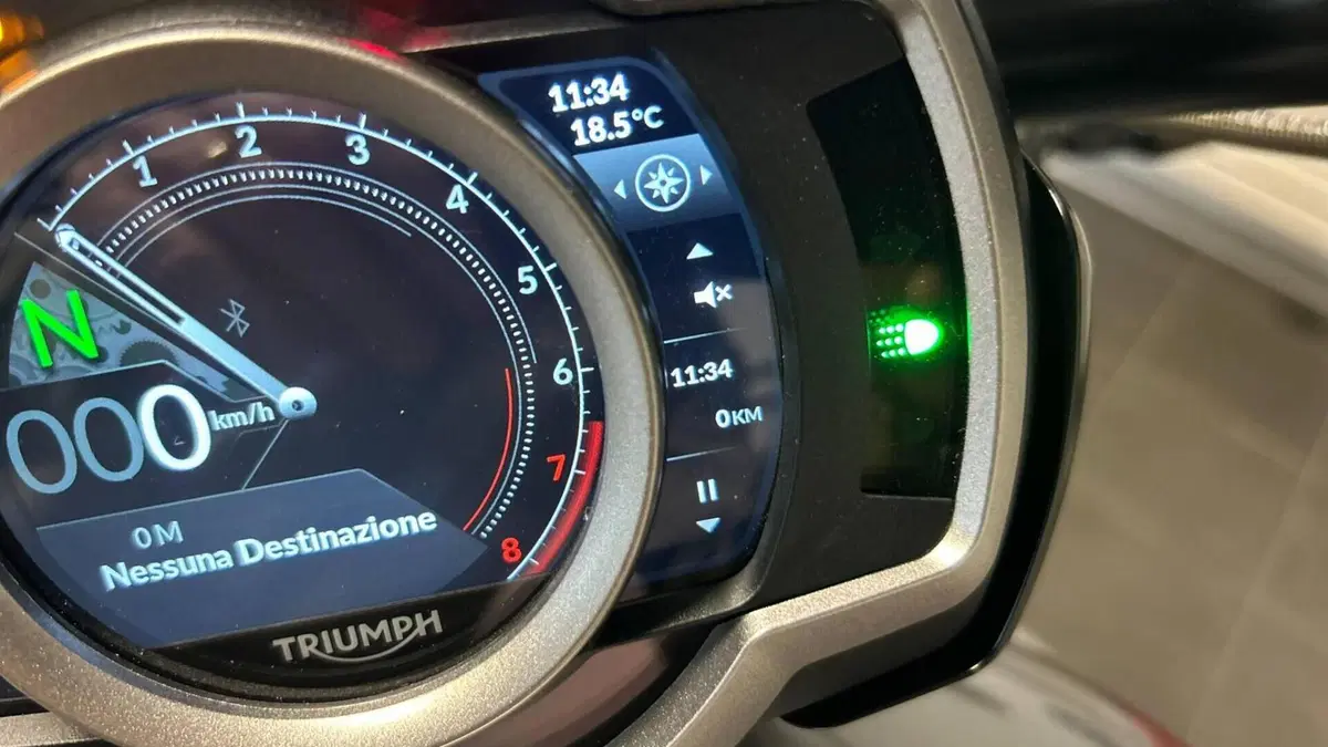 Triumph Rocket 3 R (2021 - 24)  (7)
