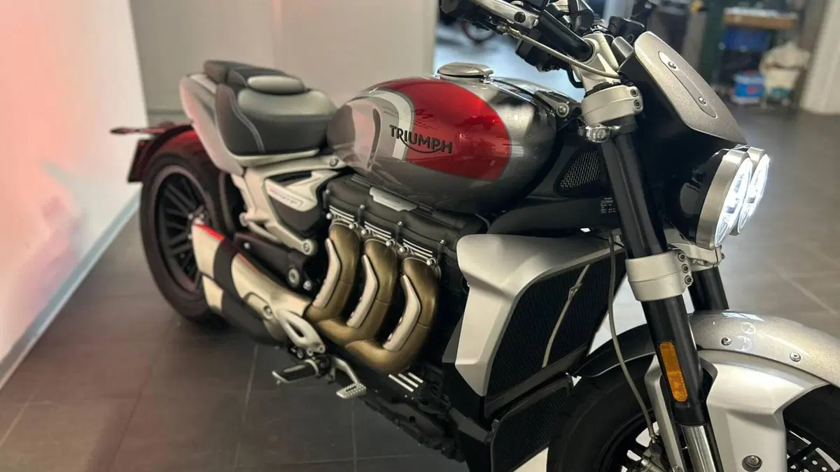 Triumph Rocket 3 R (2021 - 24)  (9)