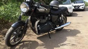 Triumph Bonneville SE (2009 - 13)  (2)