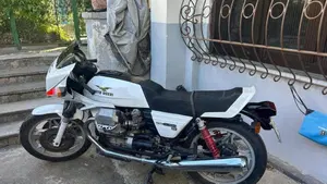 Moto Guzzi   (2)
