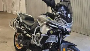 CFMOTO 800MT Touring (2022 - 26)  (2)
