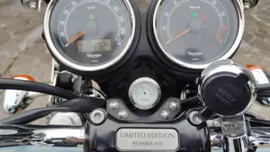 Triumph Bonneville T100 50th Anniversary (2009)  (5)