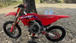 Honda CRF 250R (2022)  (2)