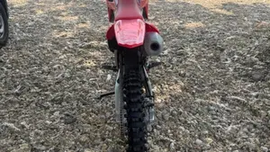 Honda CRF 250R (2022)  (3)