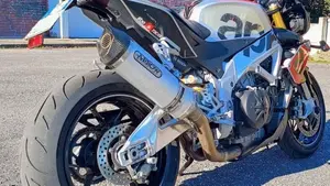 Aprilia Tuono V4 RR (2017 - 18)  (3)