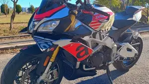 Aprilia Tuono V4 RR (2017 - 18)  (8)
