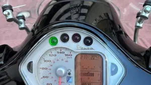 Piaggio Vespa 200 E  (9)