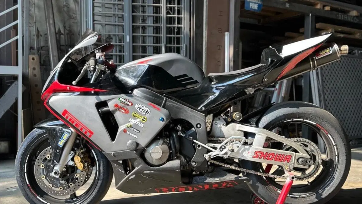 Honda CBR 600 RR (2003 - 04) 
