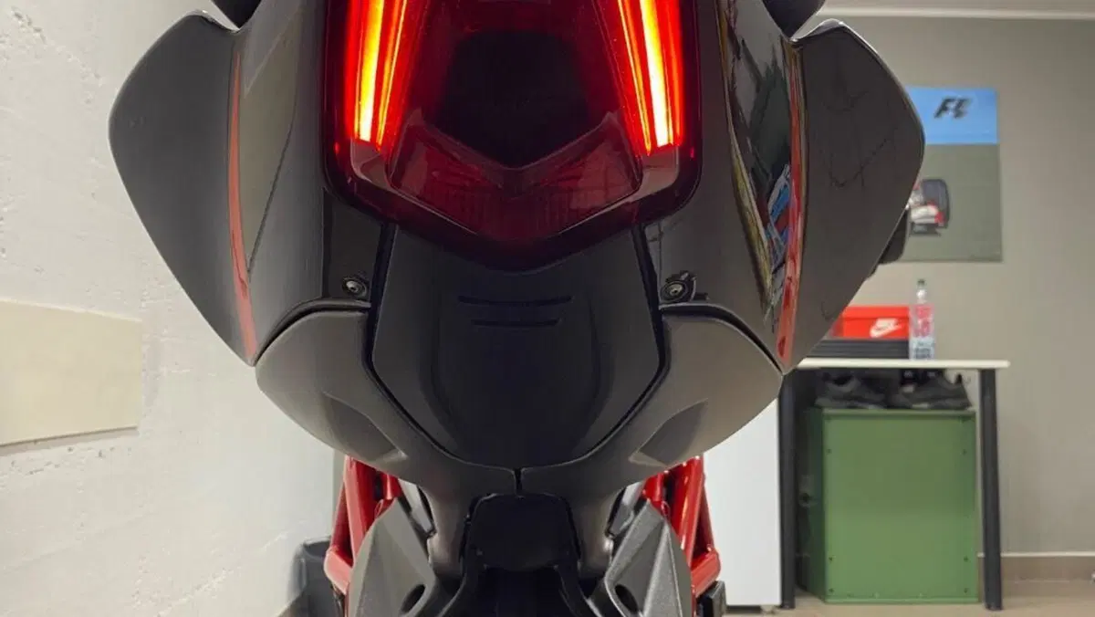 MV Agusta Brutale 800 RR (2017 - 20)  (4)