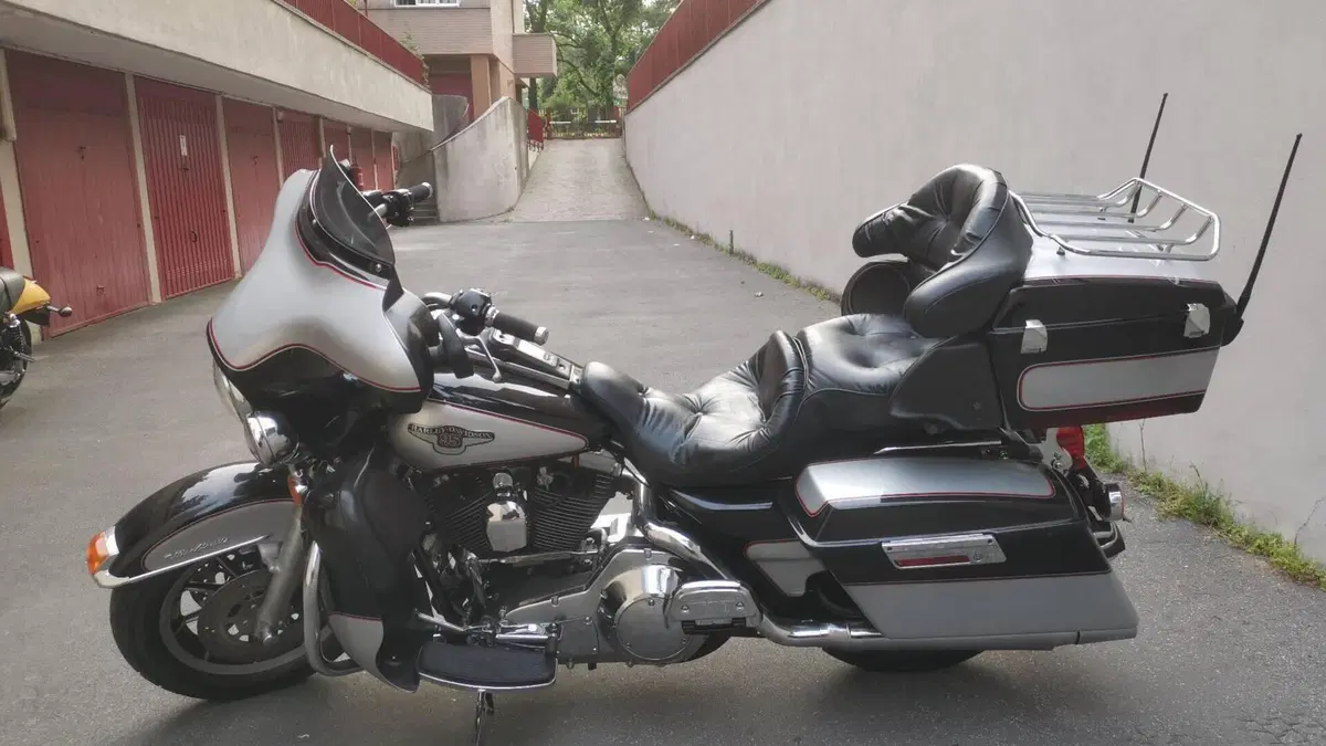 Harley-Davidson 1340 Electra Glide Ultra Classic (1994 - 98) - FLHTCU  (3)