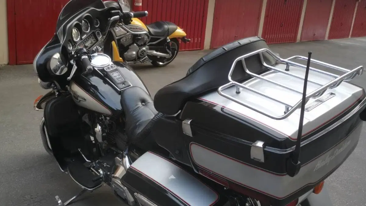 Harley-Davidson 1340 Electra Glide Ultra Classic (1994 - 98) - FLHTCU  (4)