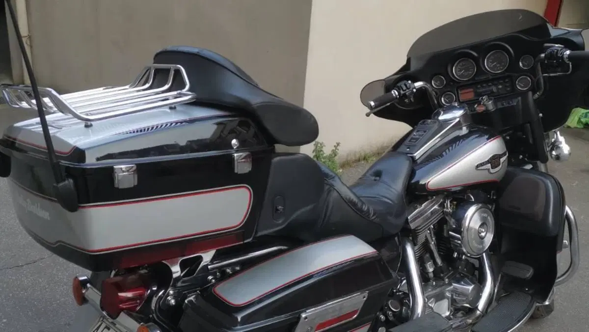 Harley-Davidson 1340 Electra Glide Ultra Classic (1994 - 98) - FLHTCU  (5)