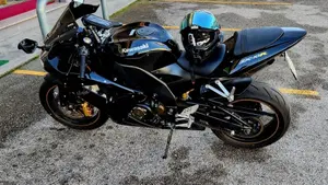 Kawasaki Ninja 1000 ZX-10R (2004 - 05)  (4)
