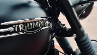 Triumph Bonneville T120 Gold Line Edition (2022 - 23) usata