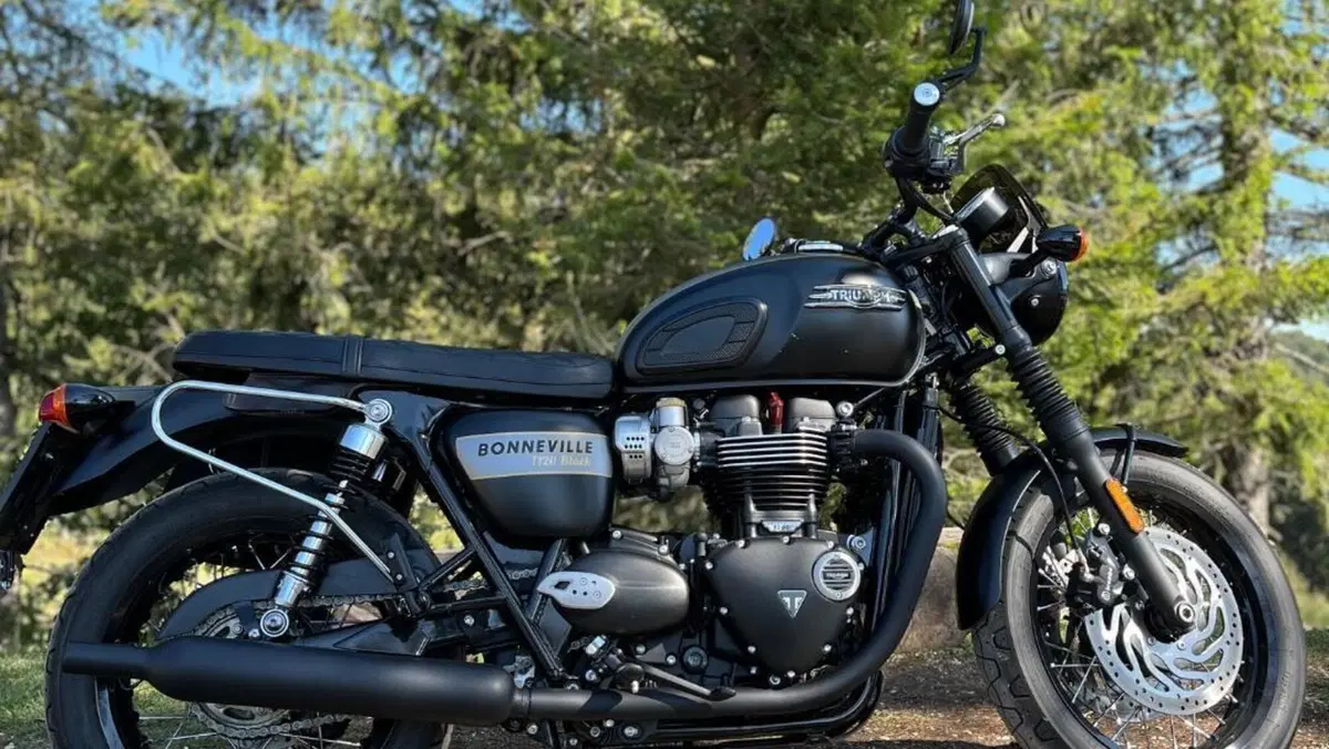 Triumph Bonneville T120 Gold Line Edition (2022 - 23)  (4)