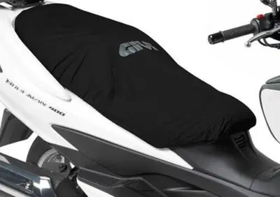 Coprisella universale impermeabile Givi Nero - Annuncio 8938314