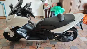 Yamaha T-Max 500 White Max (2010 - 11)  (7)