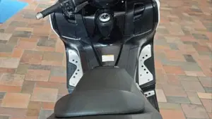 Yamaha T-Max 500 White Max (2010 - 11)  (8)