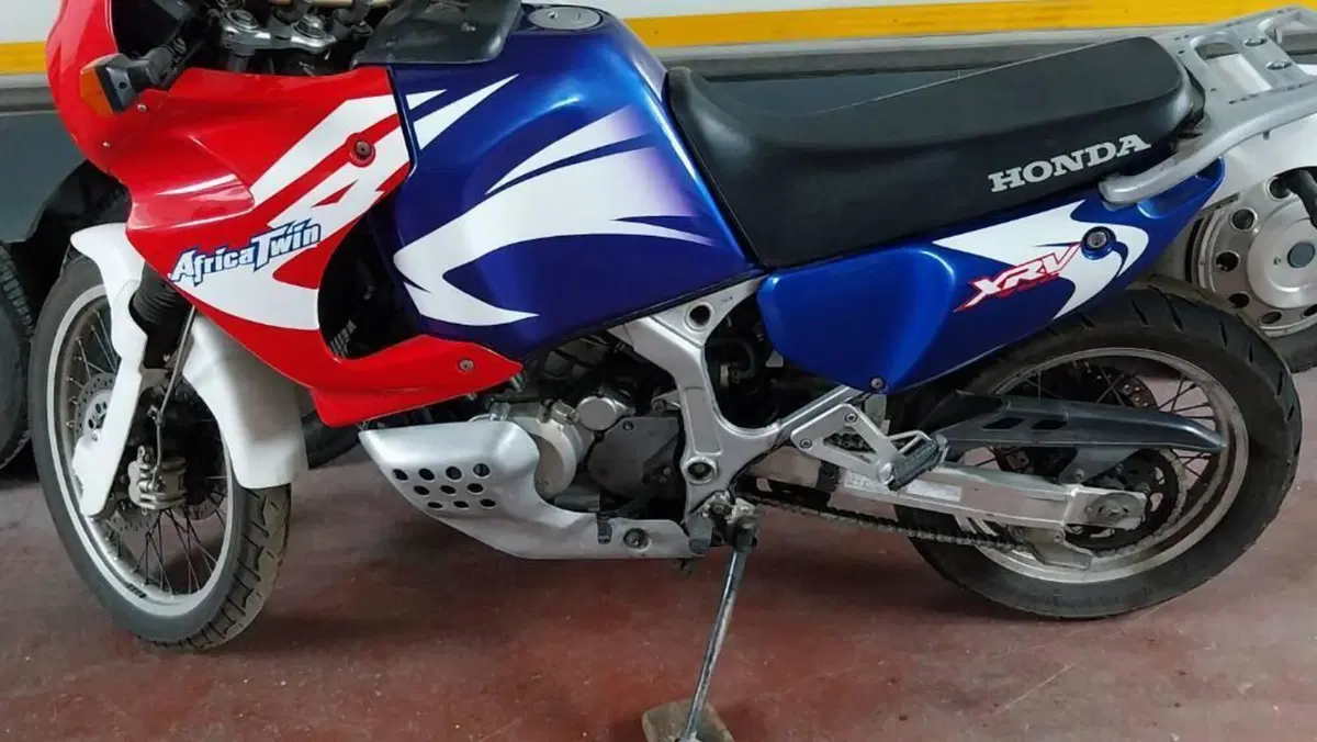 Honda Africa Twin XRV 750 (1996 - 02) 