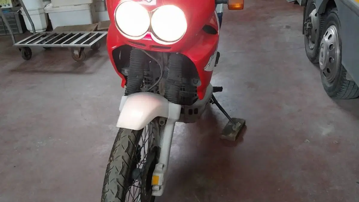 Honda Africa Twin XRV 750 (1996 - 02)  (3)