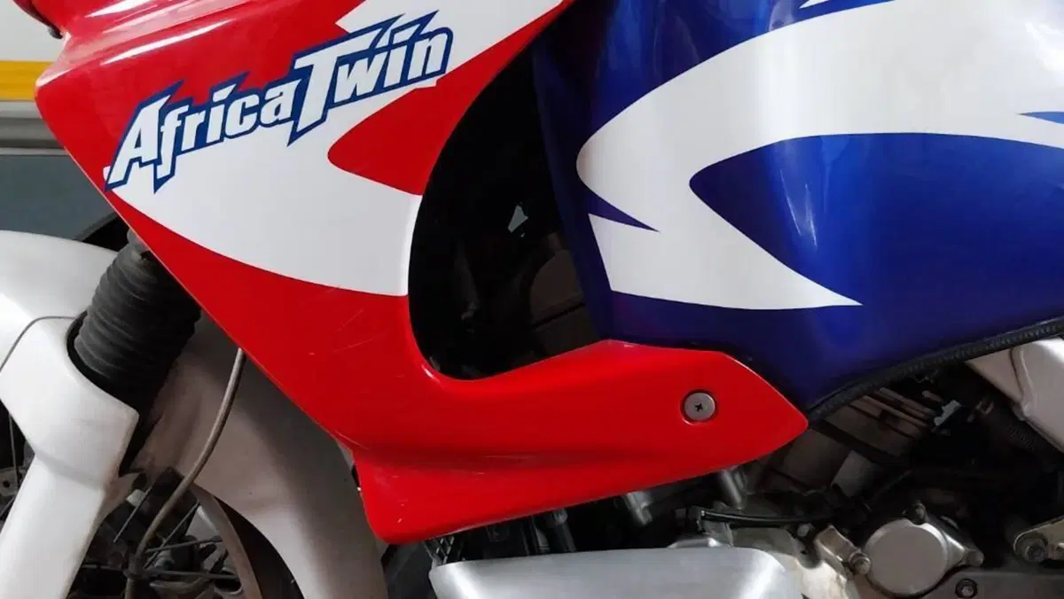Honda Africa Twin XRV 750 (1996 - 02)  (7)