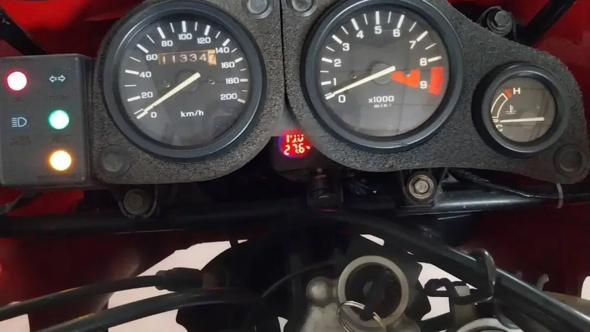 Honda Africa Twin XRV 750 (1996 - 02)  (13)