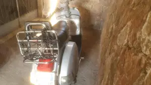 Piaggio Vespa 125 PX  (3)