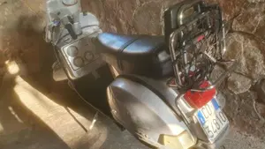 Piaggio Vespa 125 PX  (4)