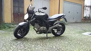 Suzuki Gladius 650 SFV ABS (2009 - 15)  (3)