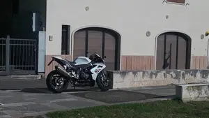 Aprilia RSV4 R (2009 - 12)  (5)