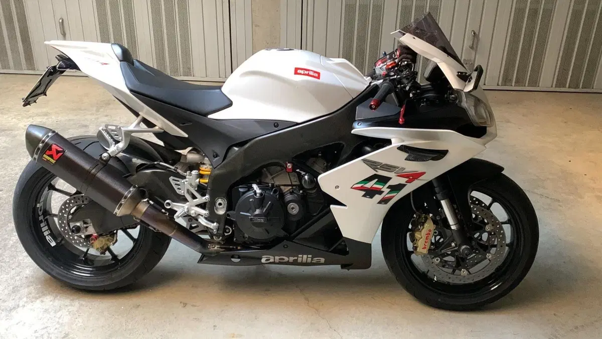 Aprilia RSV4 R (2009 - 12) 