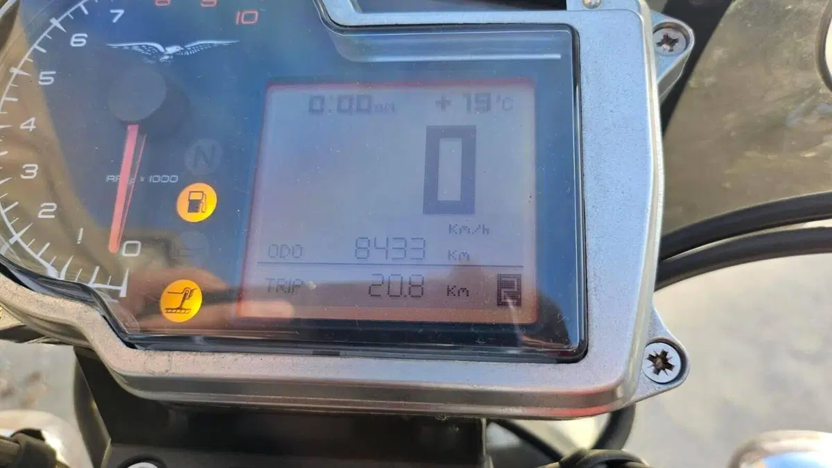 Moto Guzzi Griso 850  (9)