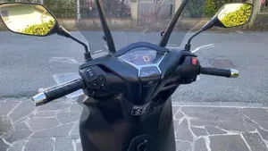 Honda SH 350 Sport (2021 - 24)  (9)