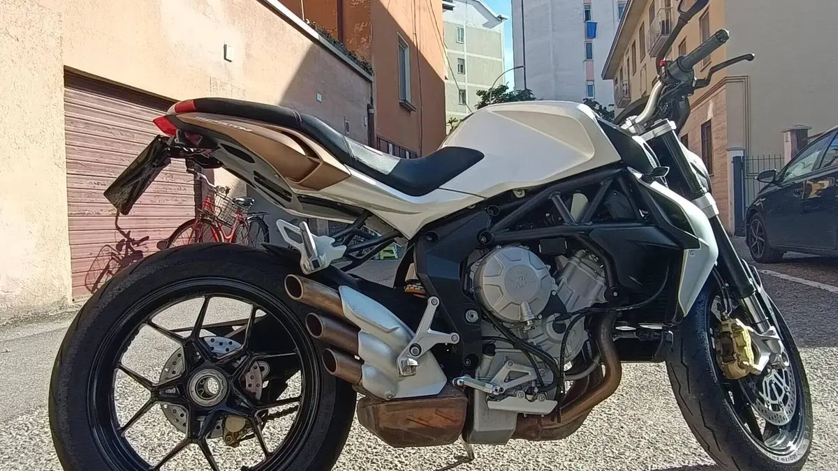 MV Agusta Brutale 675 (2011 - 15)  (2)