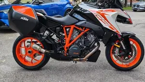 KTM 1290 Super Duke GT (2021)  (2)