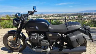 Moto Guzzi V7 Stone (2021 - 24) usata