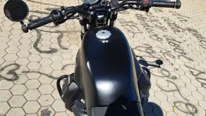 Moto Guzzi V7 Stone (2021 - 24)  (4)
