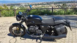 Moto Guzzi V7 Stone (2021 - 24)  (5)