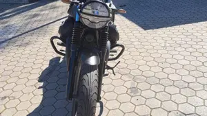 Moto Guzzi V7 Stone (2021 - 24)  (11)