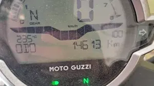 Moto Guzzi V7 Stone (2021 - 24)  (12)