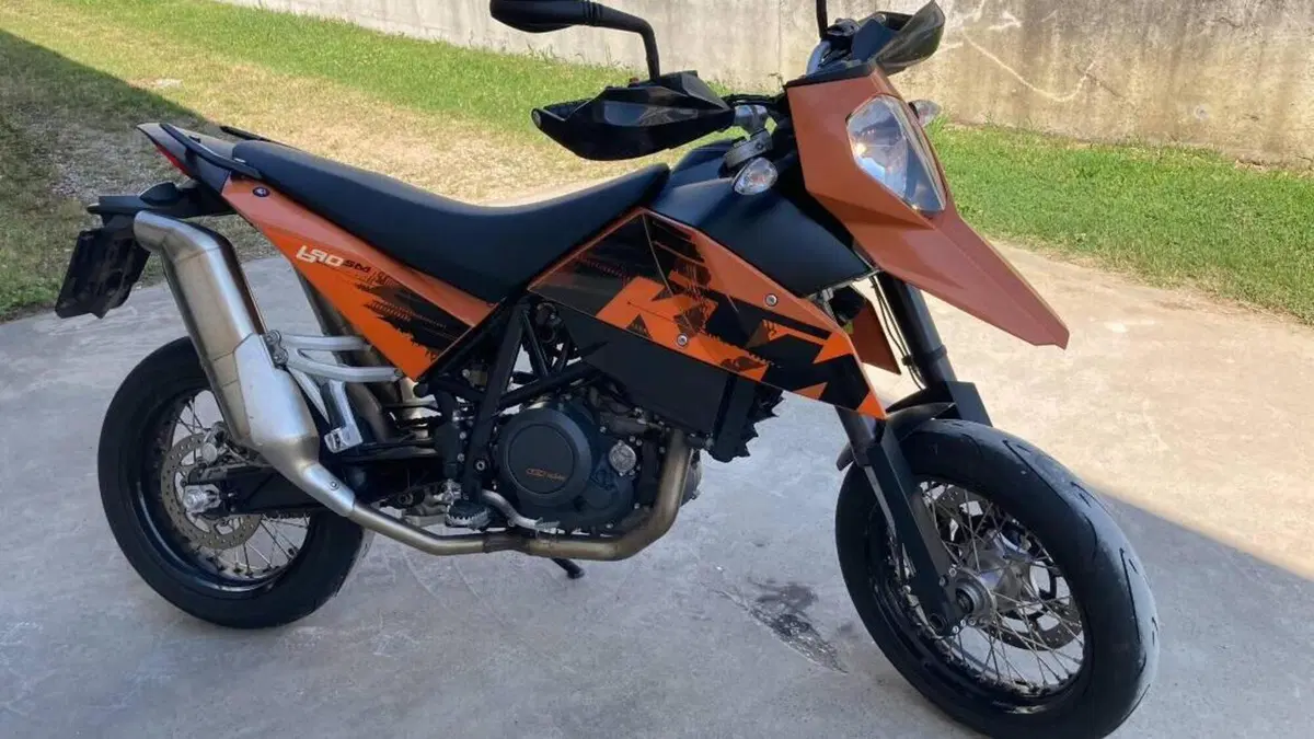 KTM 690 Supermoto 