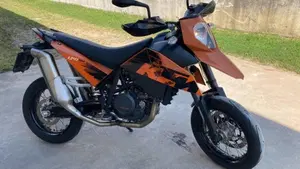 KTM 690 Supermoto 