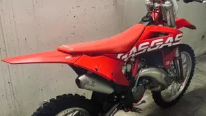 GASGAS MC 125 (2023)  (2)