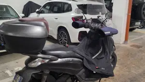 Piaggio Beverly 350 Police ABS-ASR (2018 - 20)  (3)
