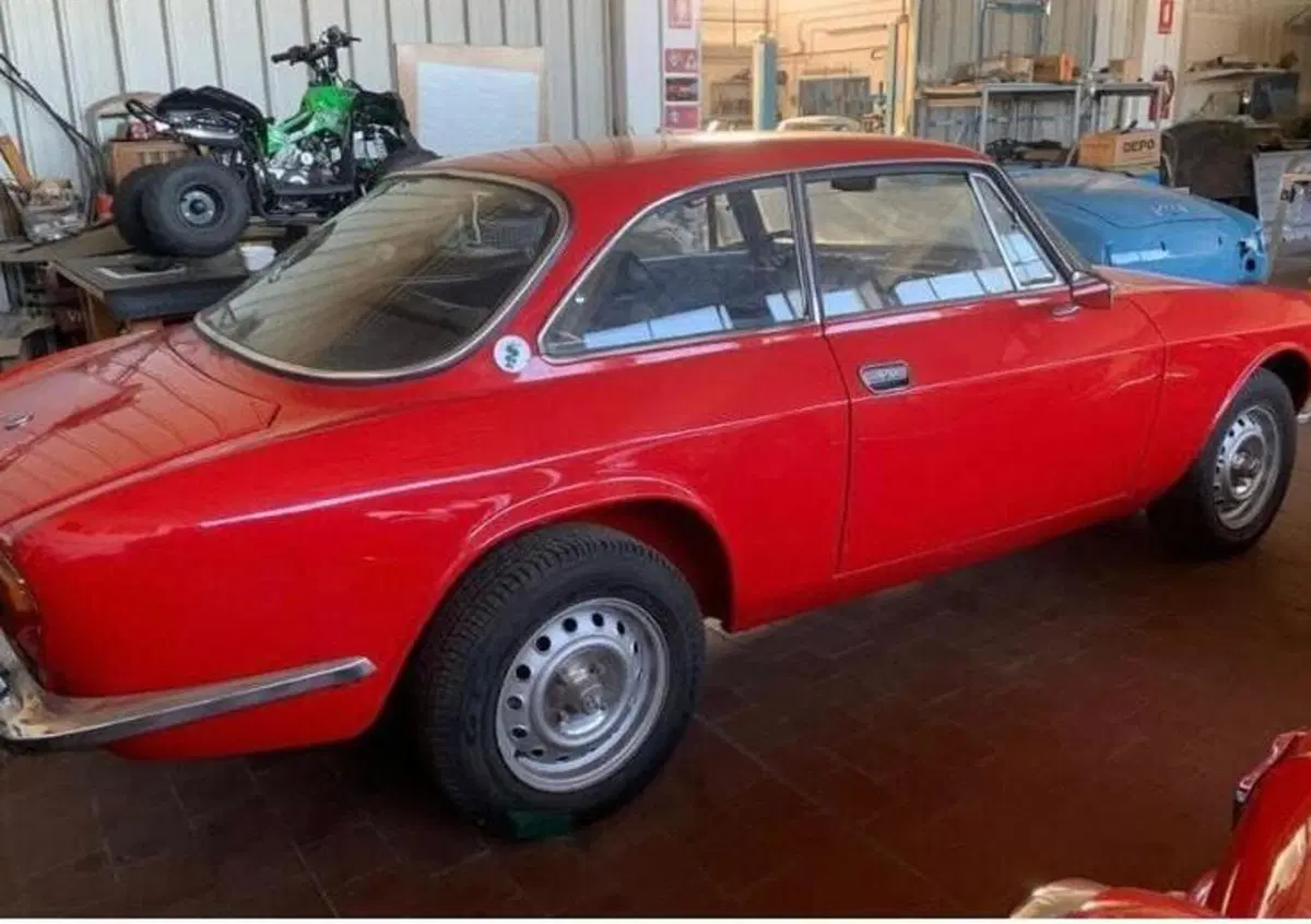 Alfa Romeo GT 2000 VELOCE   (12)