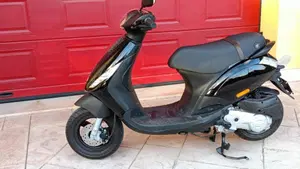 Piaggio Zip 50 4T (2021 - 25)  (2)