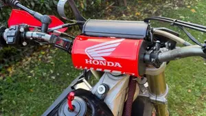 Honda CRF 250R (2005)  (3)