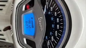 Vespa Primavera 125 3V ie ABS (2016)  (4)